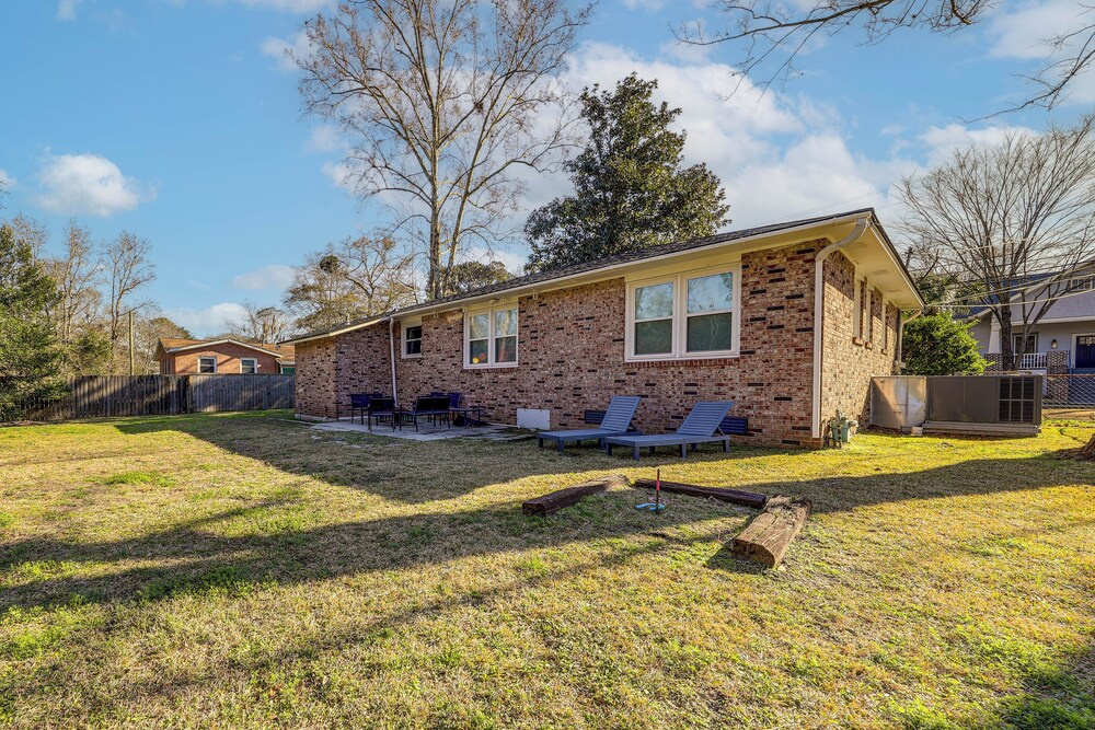 1 Mi to Park Circle: Pet-friendly Home w/ Yard