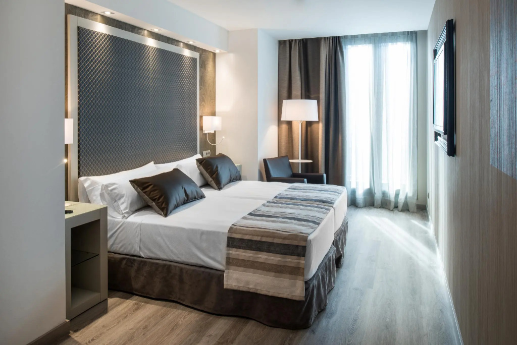 Standard Double room (full double bed)