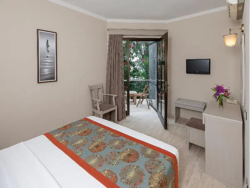 Standard Double room with balcony (full double bed)
