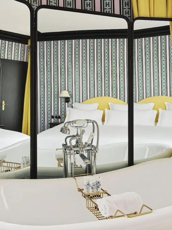 2 Bedrooms Deluxe Suite