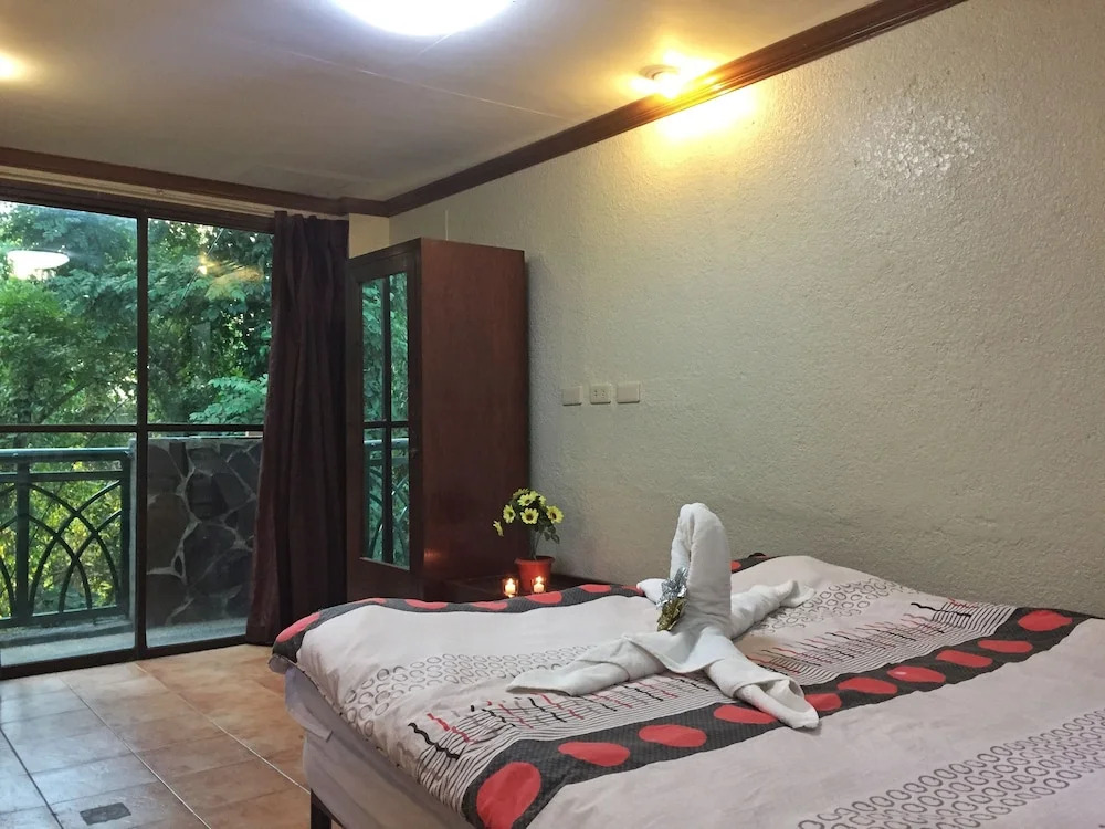 MC Mountain Home Apartelle