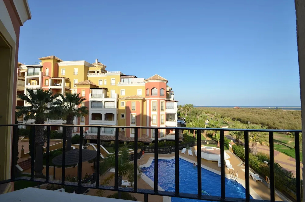 3 Bedrooms Apartment with balcony
