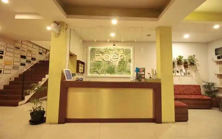 Lobby & Reception