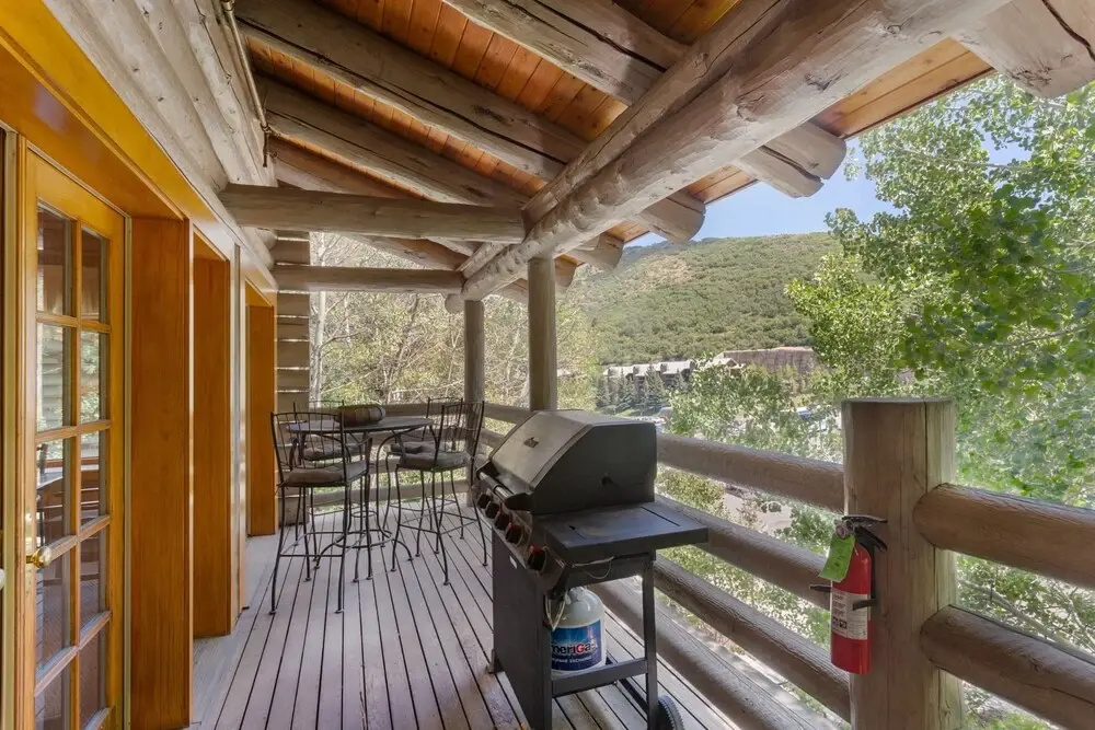 Pine Inn at Trail's End Lodge - Three Bedroom Condo Residence with Spa #3 by Deer Valley Resort