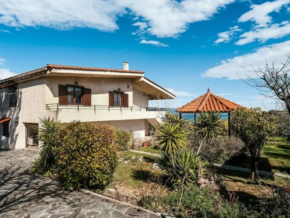 Holiday Villa With sea View in Paralia Avlidas