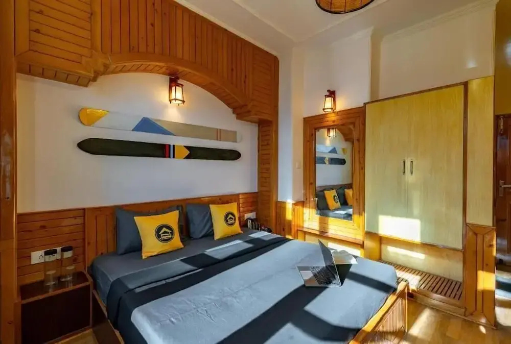 Standard Double room with balcony (full double bed)