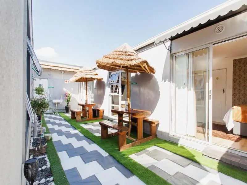 Luxury Swimming Pool & Jacuzzi By Caline Vip Mews