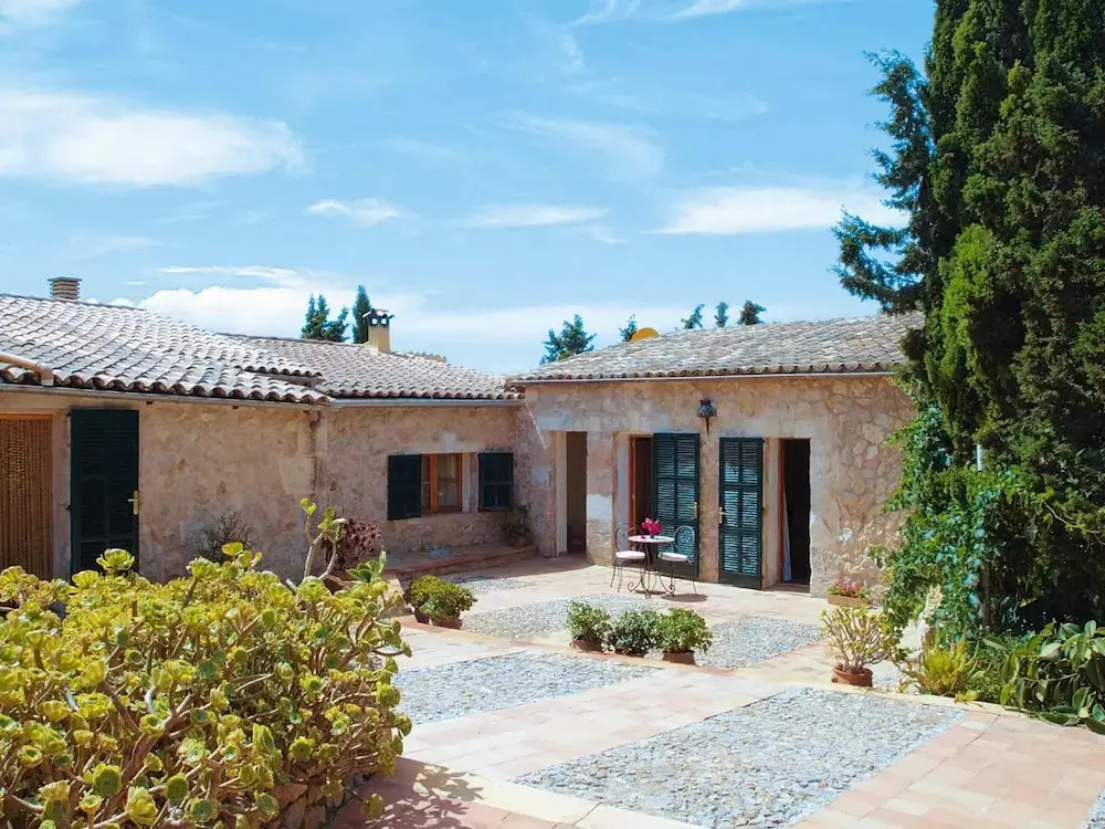 Holiday Home With Garden Furniture