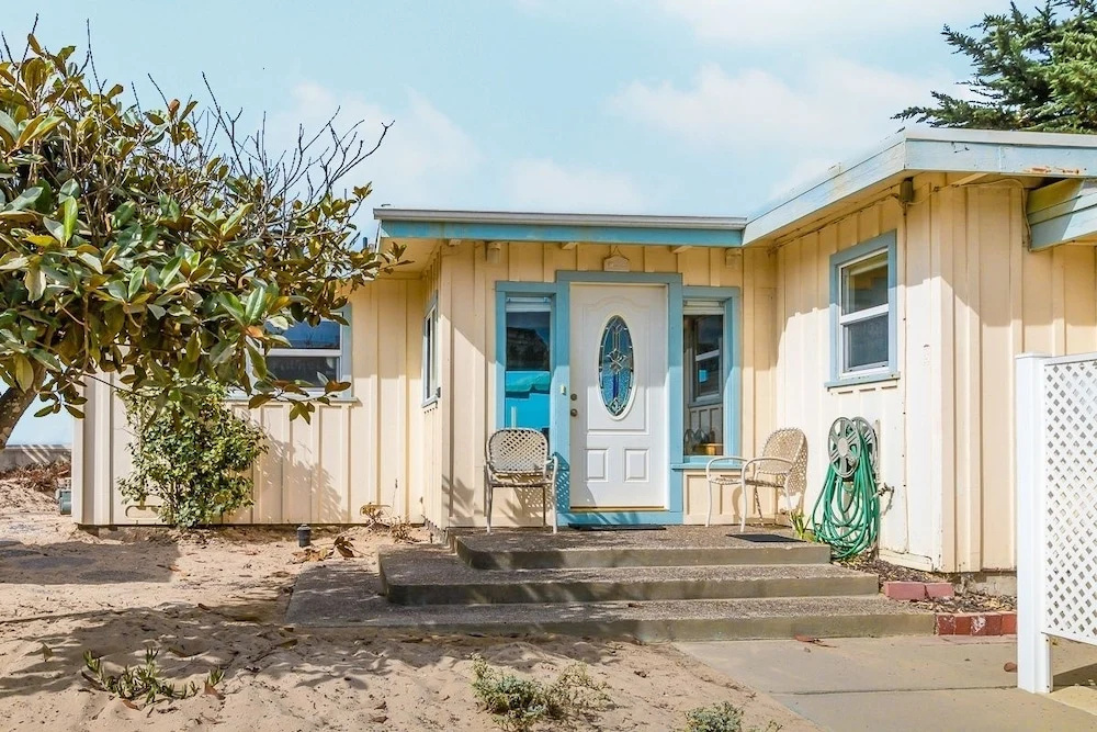 Oceanfront W/ Direct Beach Access 3 Bedroom Home