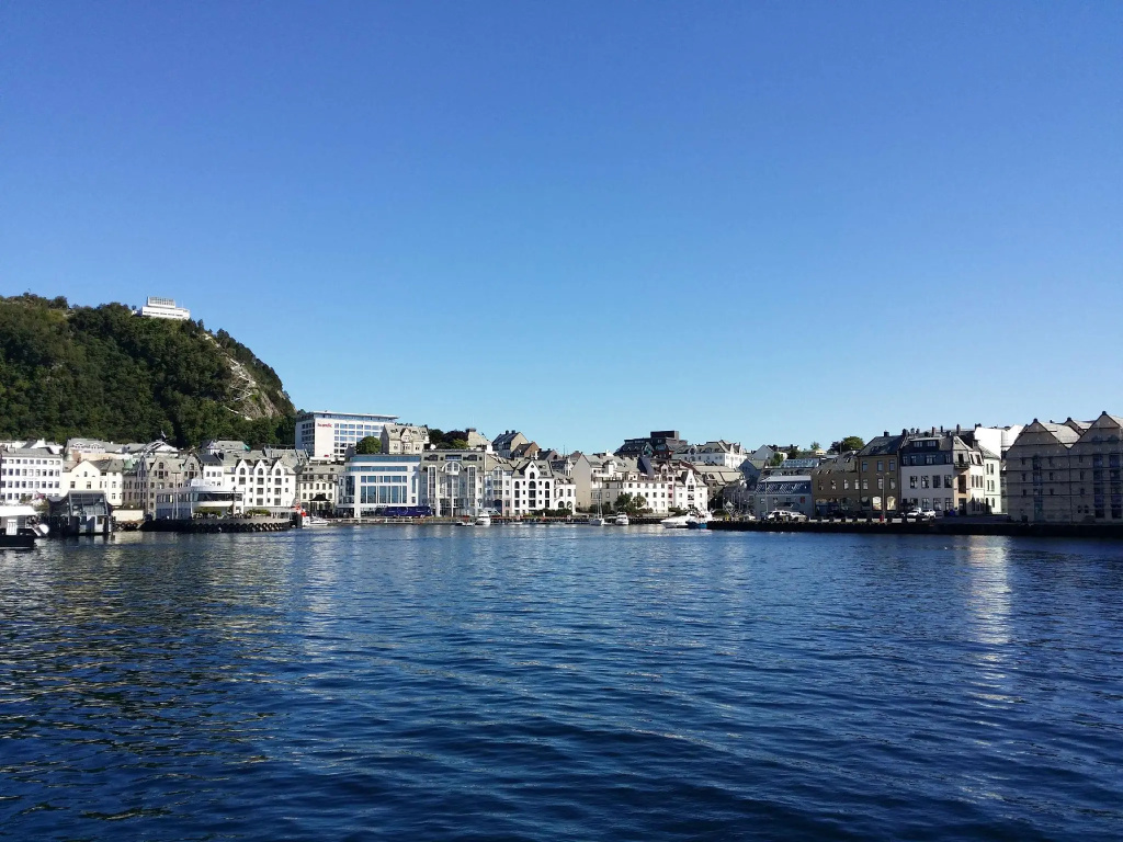 Beach & Waterfront