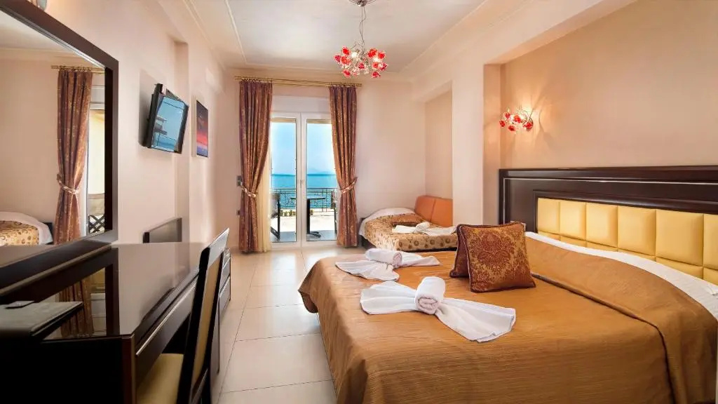 Superior Triple room with sea view
