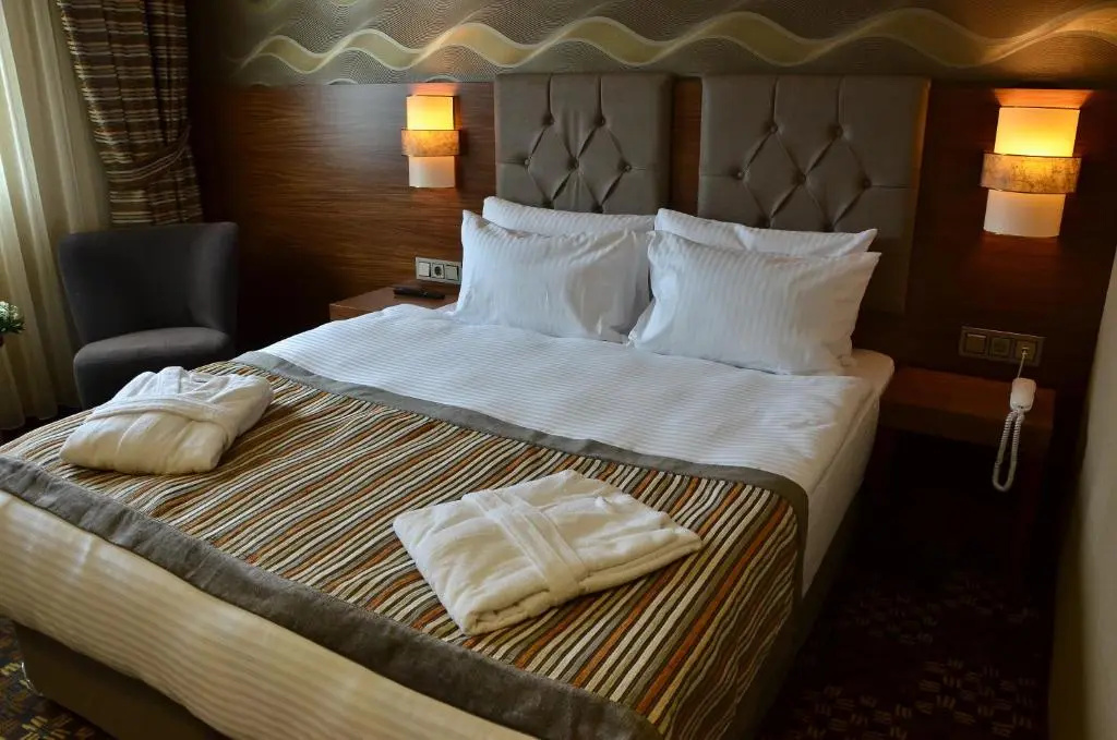 Standard Double room (full double bed)