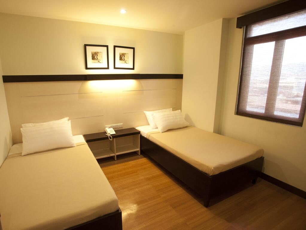 Sugbutel Family Hotel by null
