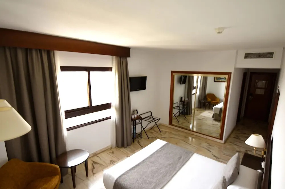 Premium Double room (full double bed)