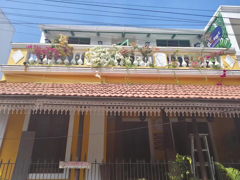 Bel Abri Colonial Living