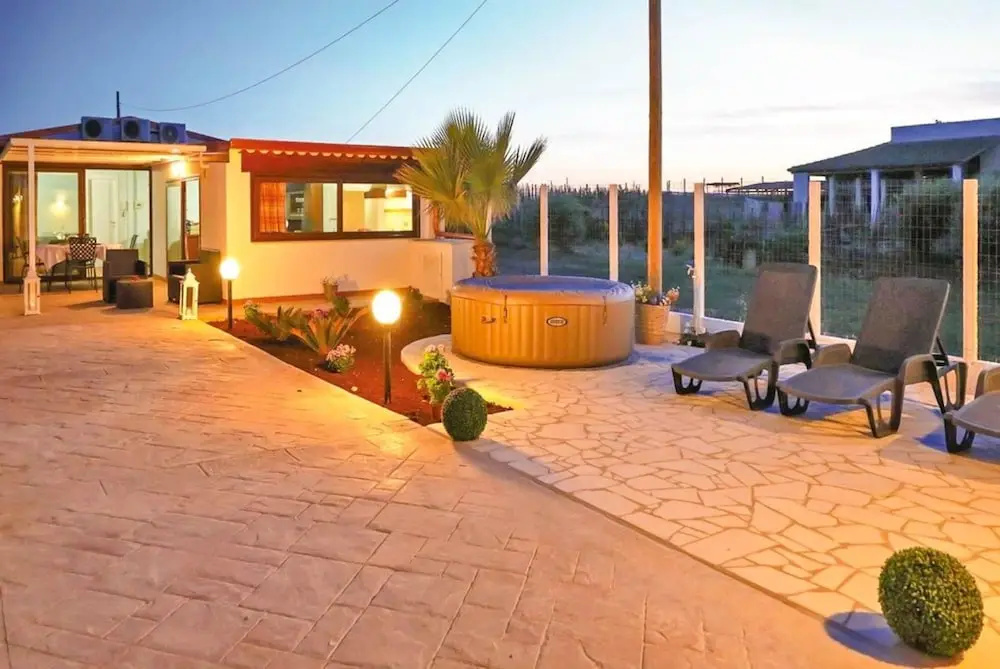Dune Giardino With 3 Bedrooms and 1 Bathrooms