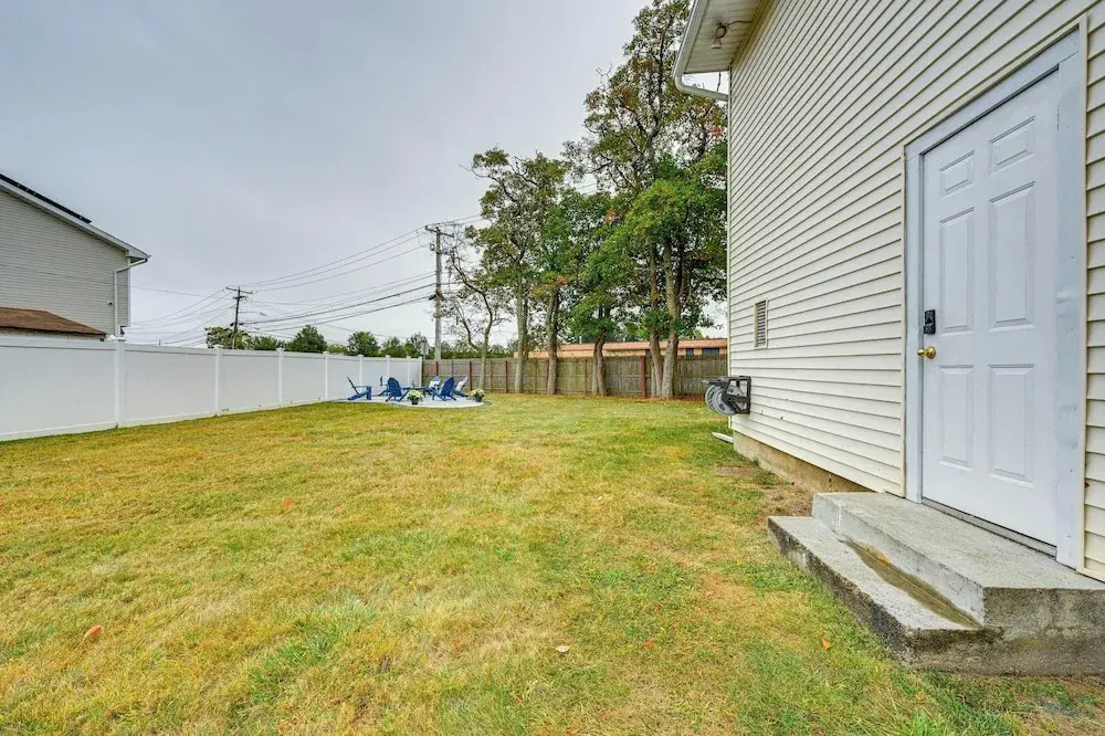 Bay Shore Vacation Rental w/ Shared Yard!