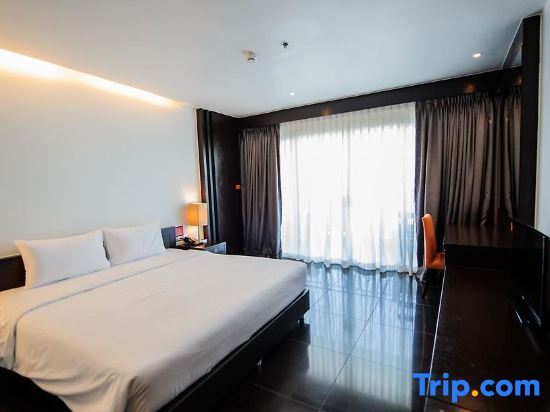 Двухместный номер Deluxe с видом на город двуспальная кровать в Hotel Selection Pattaya