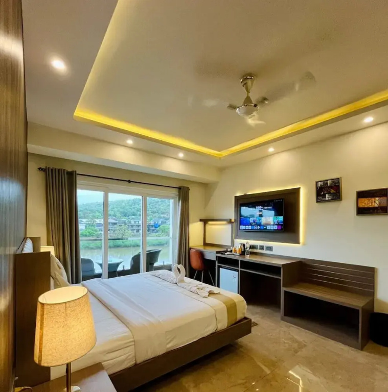 Luxury Suite