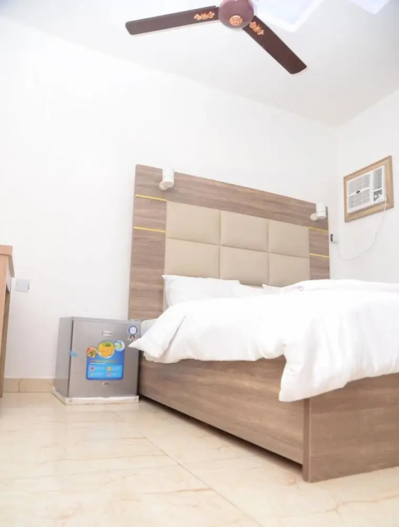 Economy room