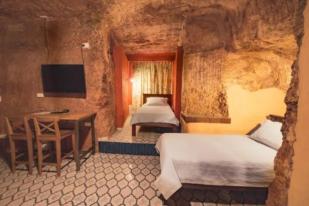 The Underground Motel — фото 5