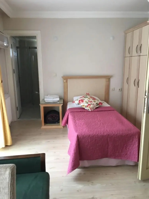 Standard Triple room with balcony