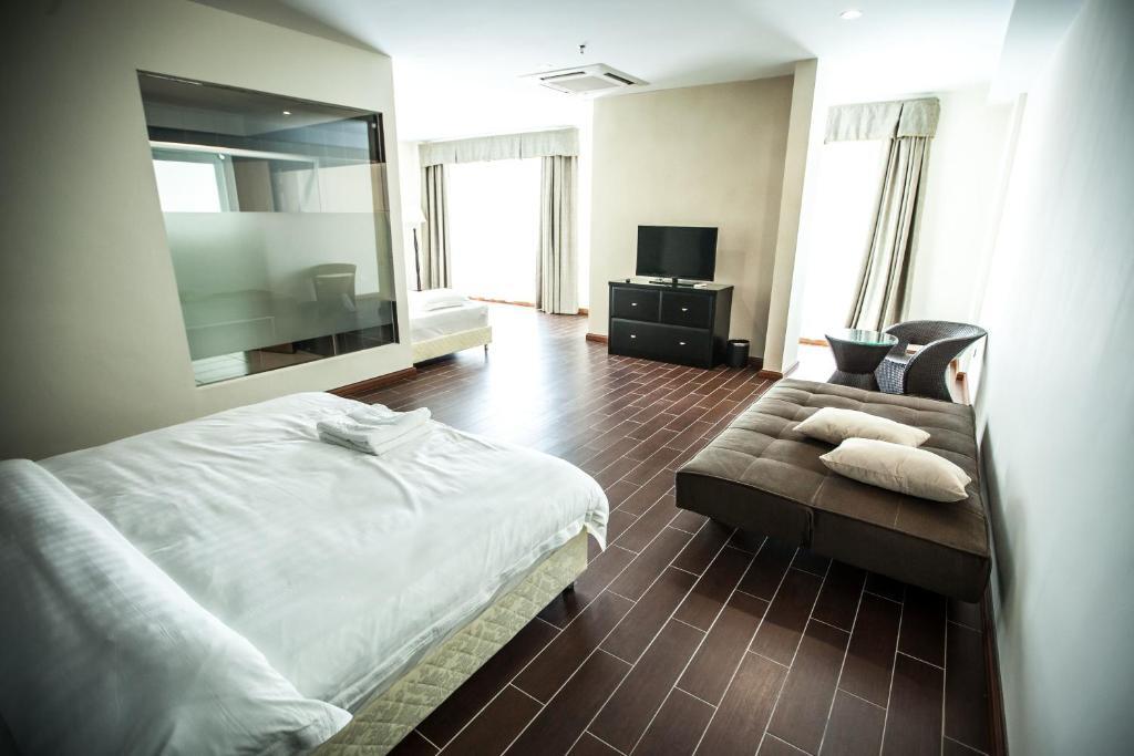 Putatan Platinum Hotel
