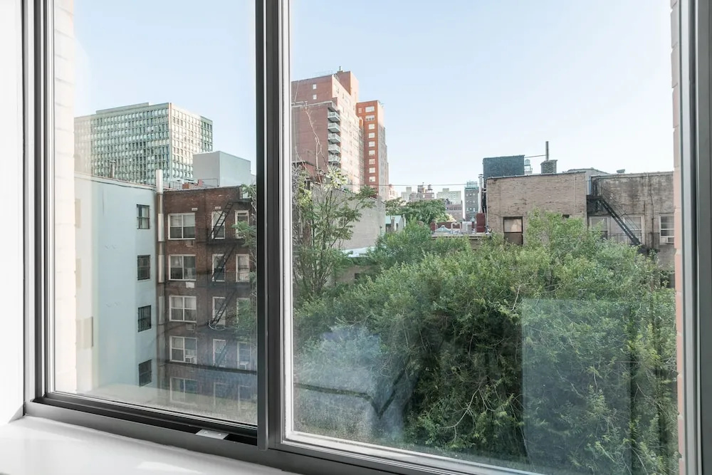 Beautiful 1 Bed Fully Furnished Apartment