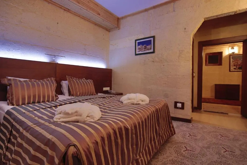 Standard Double room with balcony (full double bed)