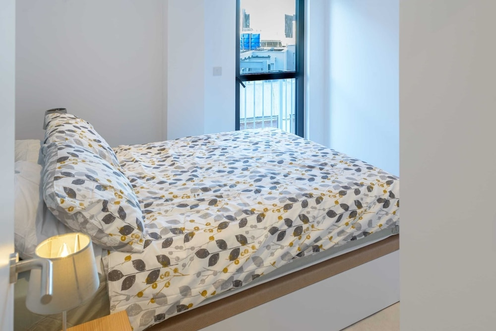 Brand New Luxury 2 Beds Apartment at The Residence-hosted by Sweetstay - фото 4