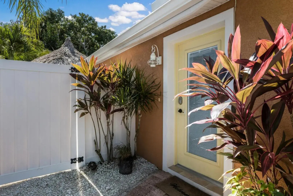 Tiki Cottage - 303 - 64th Street Unit B