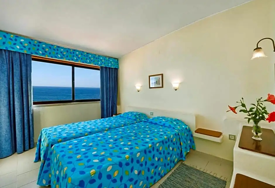 1 Bedroom Apartment with sea view