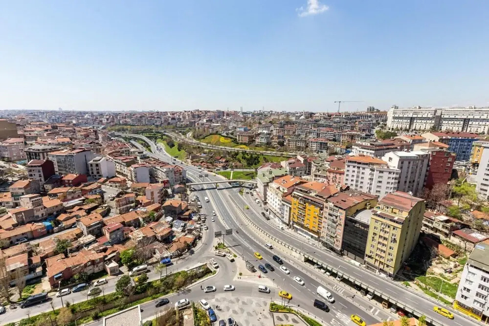 Cozy Flat With City View and Balcony in Sisli