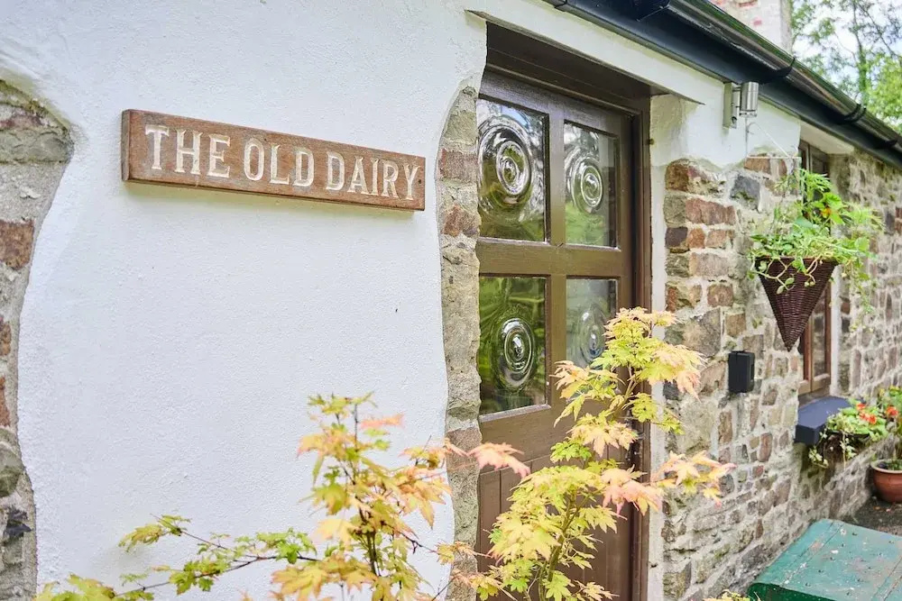 Host Stay Dipple Farm Cottage