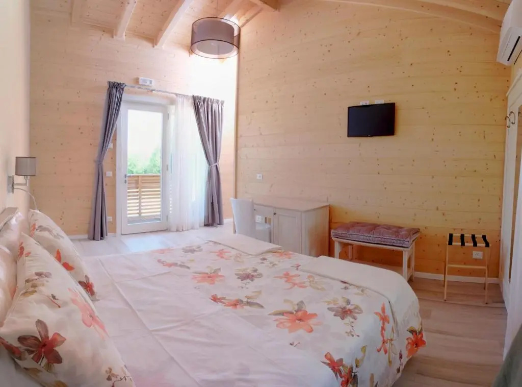 Standard Double room (full double bed)