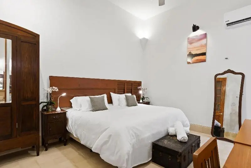 Deluxe Double room (full double bed)