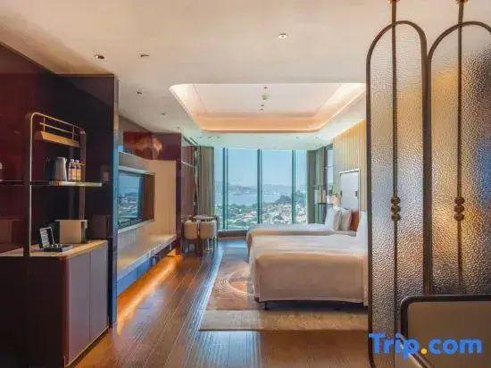 2 Bedrooms Luxury Suite with sea view