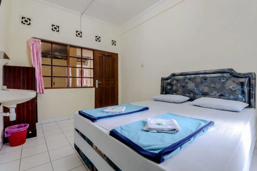 Standard Double room (full double bed)