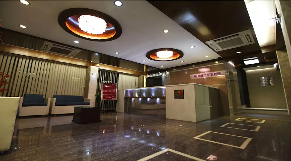 Lobby & Reception