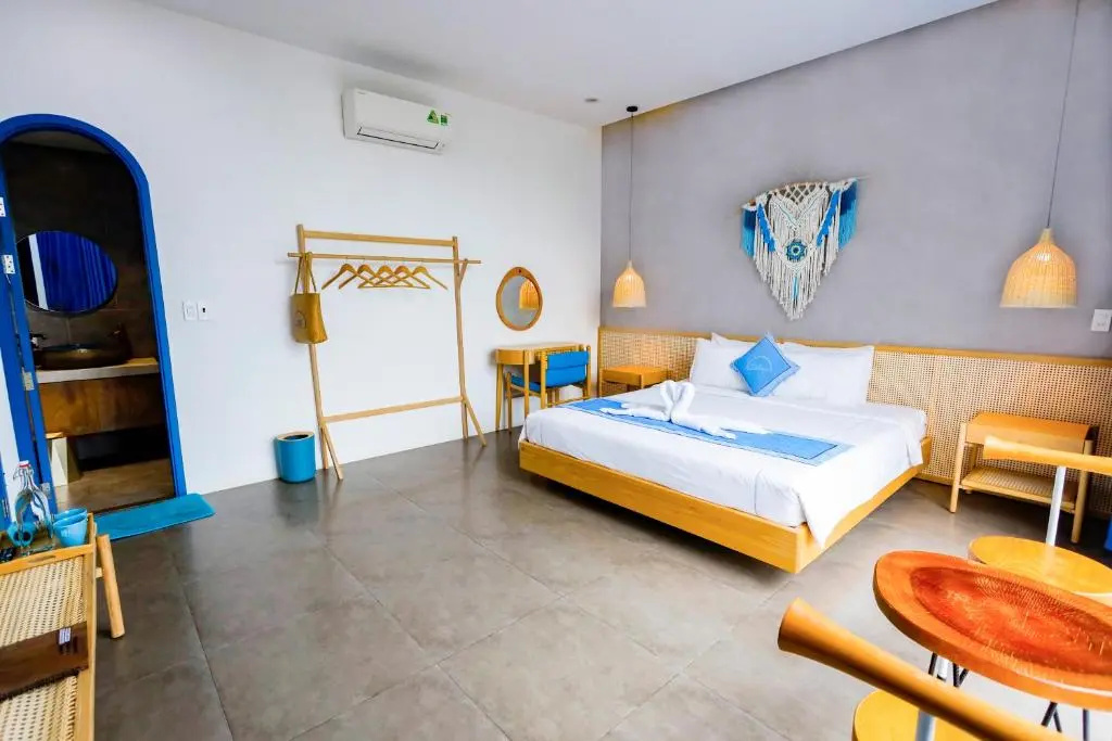 Standard Double room with balcony (full double bed)