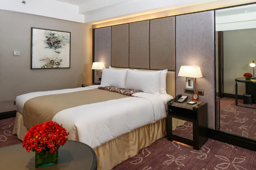Premier Double room with pool view (full double bed)
