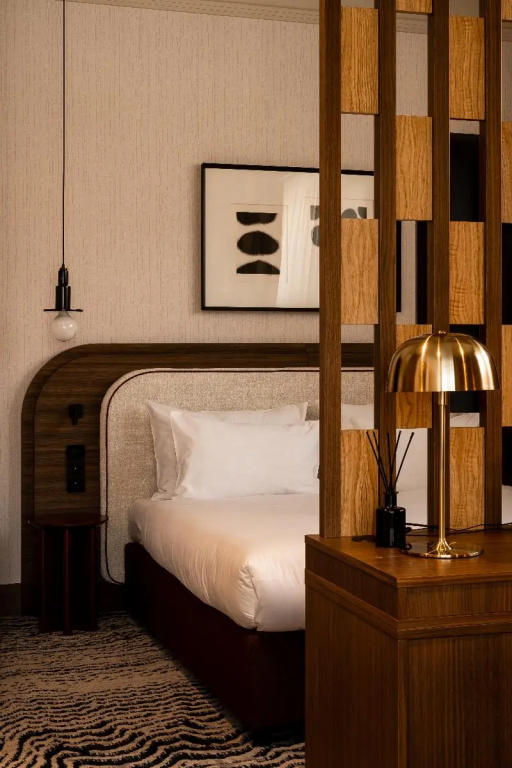 Grand Double room (full double bed)