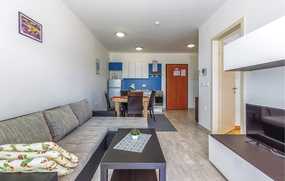 Отель Awesome Apartment in Crikvenica With Wifi and 1 Bedrooms, фото 2