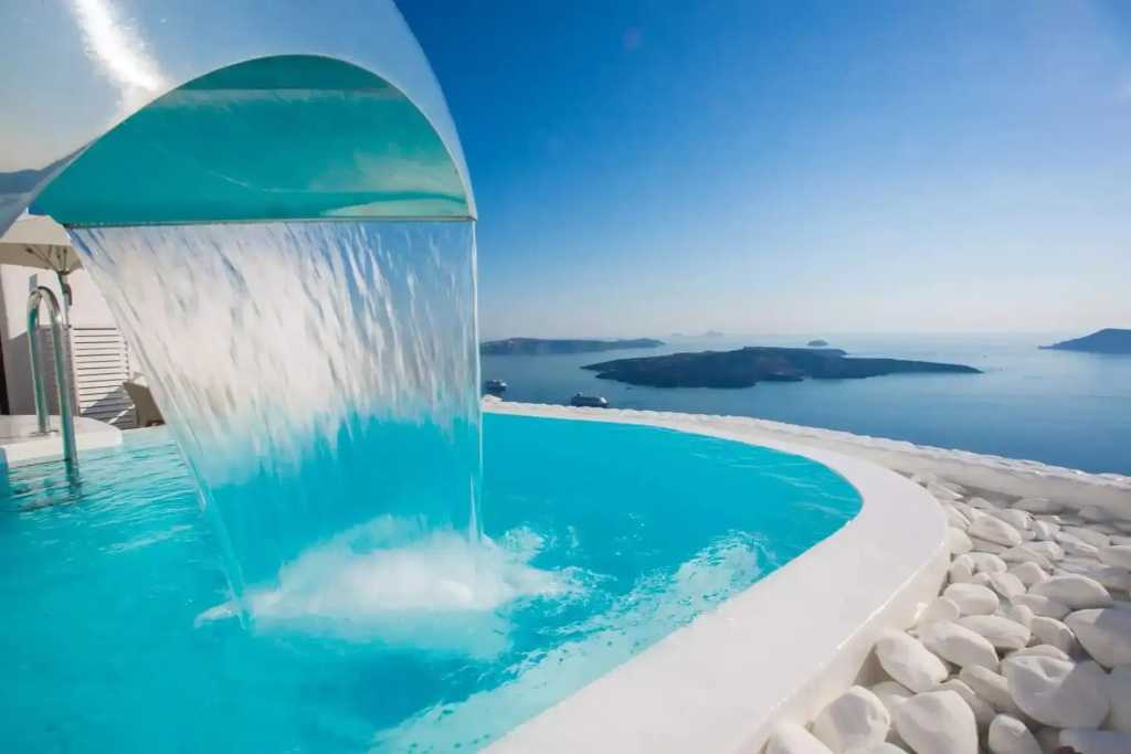 Deluxe Suite with mountain view