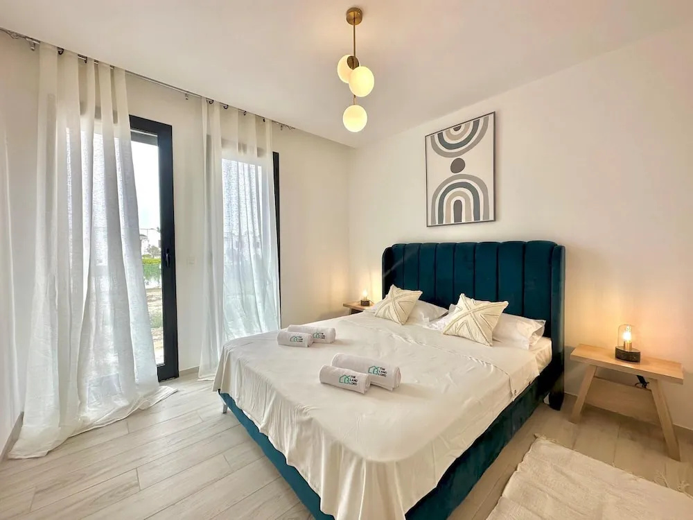 A12 Stylish and Modern 2bds in La Marsa
