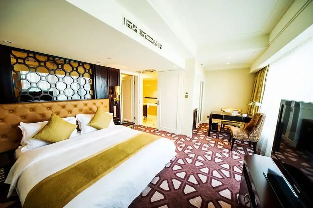 Paramount Suite