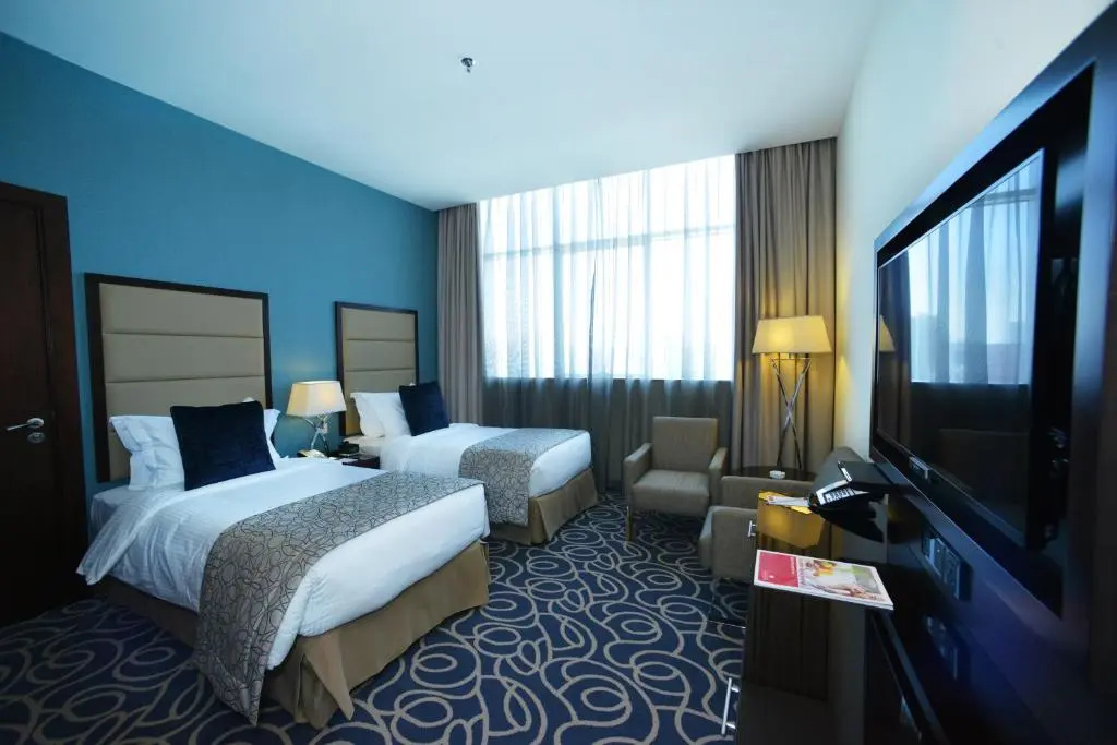 Ramada By Wyndham Abu Dhabi Corniche - Tap to explore photos