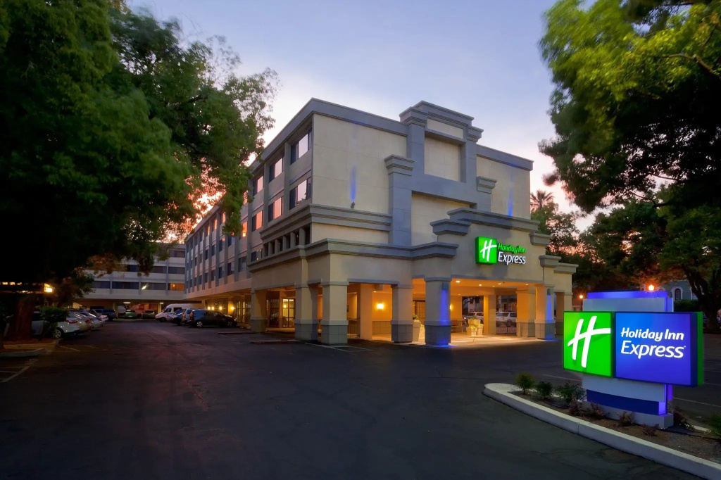 Holiday Inn Express Sacramento Convention Center