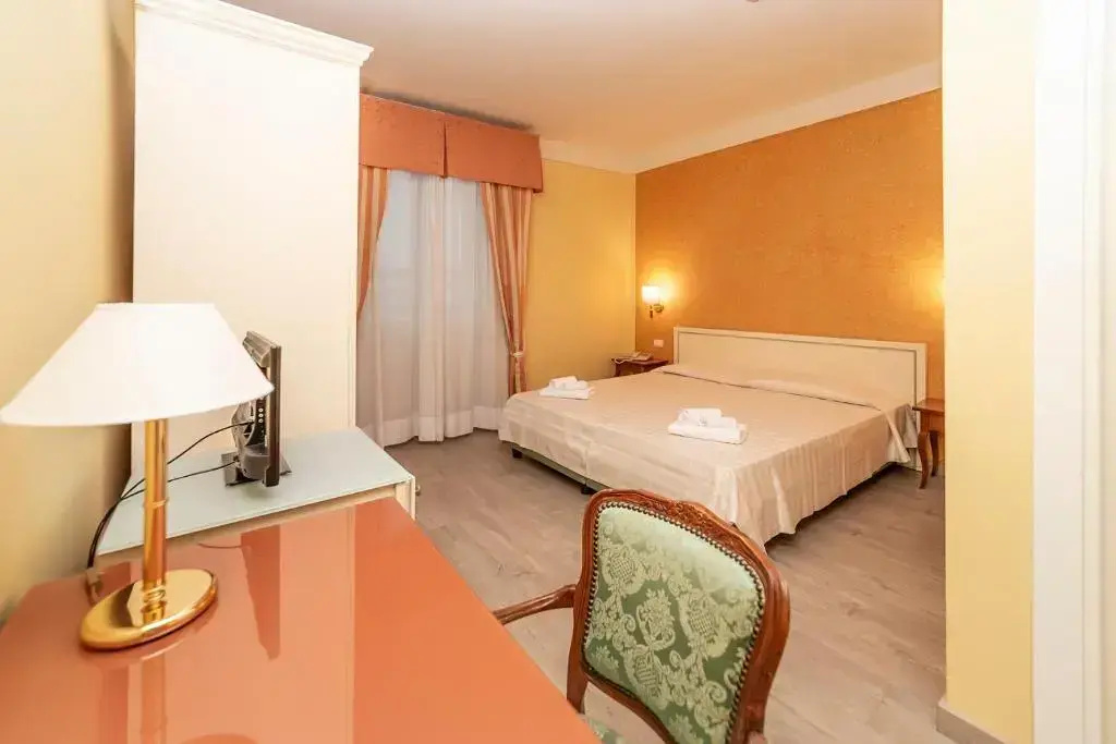 Standard Double room (full double bed)