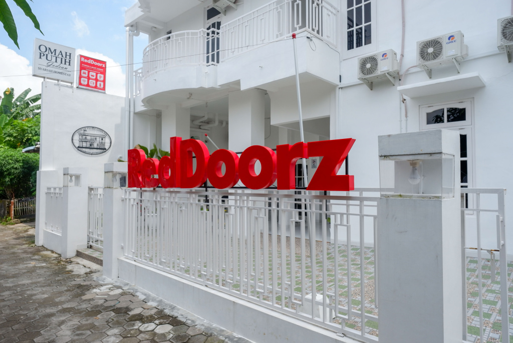 RedDoorz Syariah at Omah Putih Godean in Sleman
